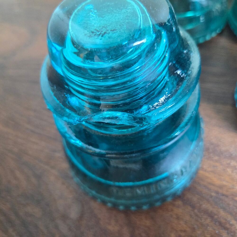 11 Antique Teal Glass Insulators - 10 Hemingray #42 & 1 Lynchburg #38 - Picture 6 of 11